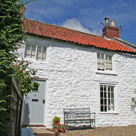 Yew Tree * Burythorpe